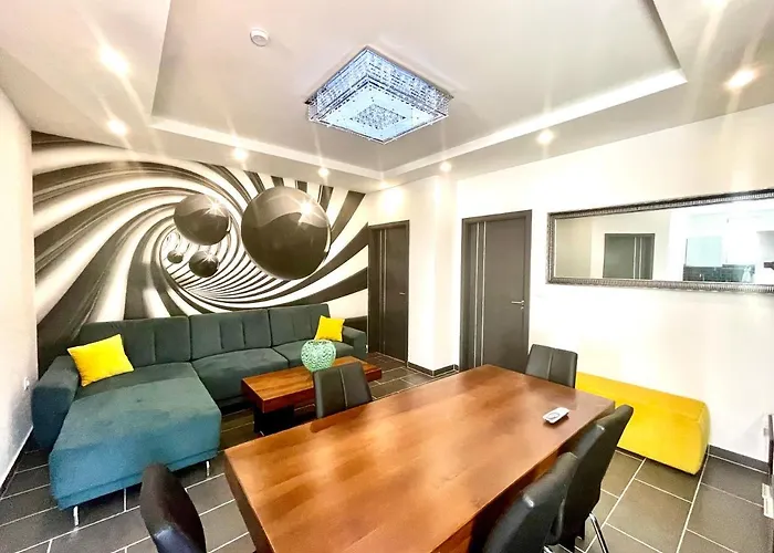 Peter & Roza Modern Apartmanhaz ****