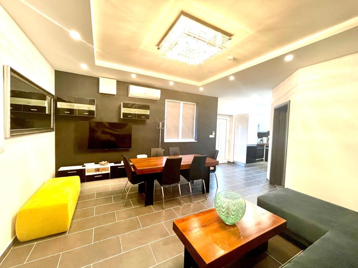 Peter & Roza Modern Apartmanhaz **** Apartment Balatonmariafurdo