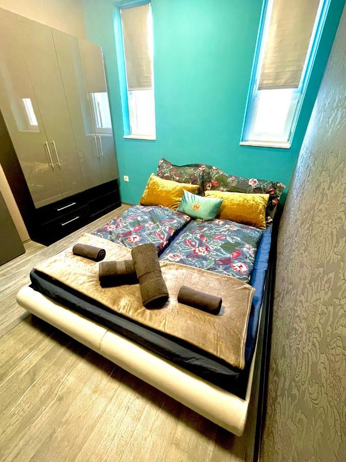 Peter & Roza Modern Apartmanhaz **** Apartament
