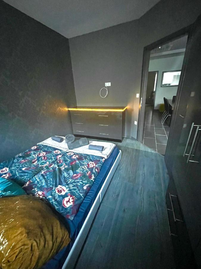 Peter & Roza Modern Apartmanhaz **** Apartment *