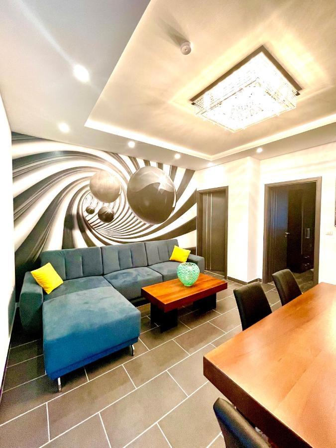 Peter & Roza Modern Apartmanhaz **** *