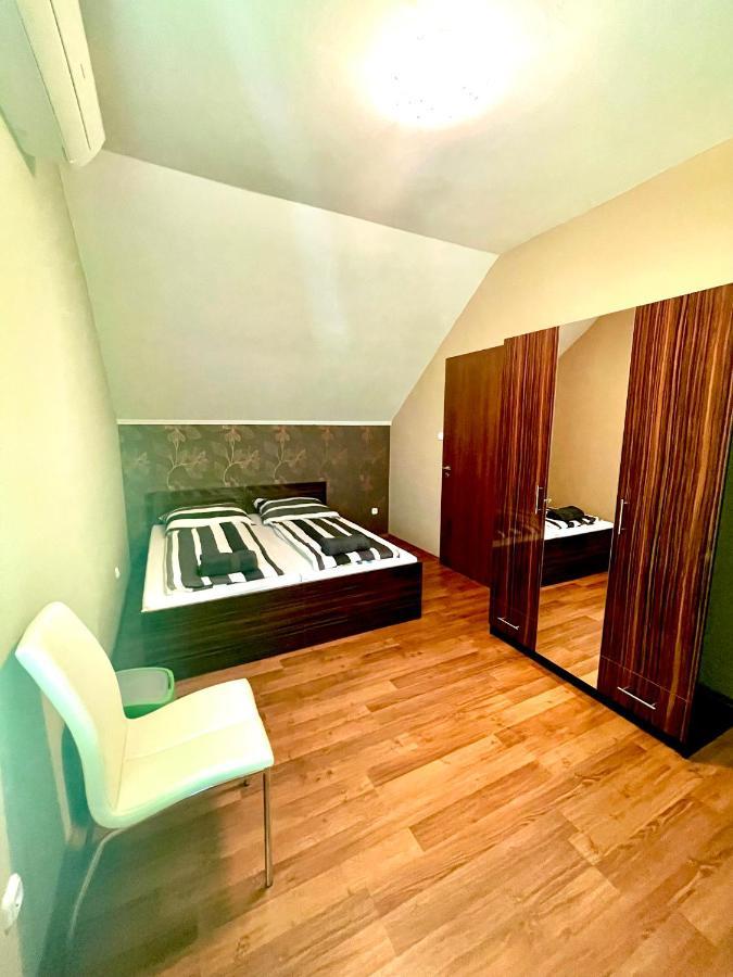 Peter & Roza Modern Apartmanhaz **** Apartment Balatonmariafurdo