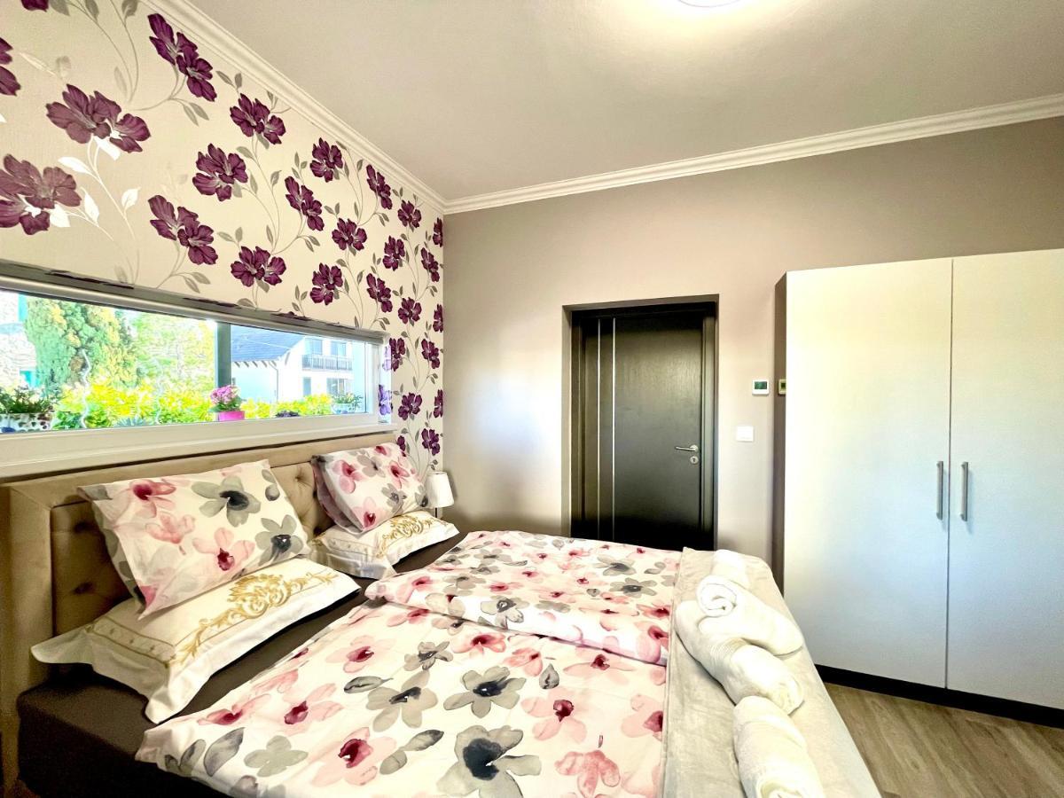 Peter & Roza Modern Apartmanhaz **** Balatonmáriafürdő