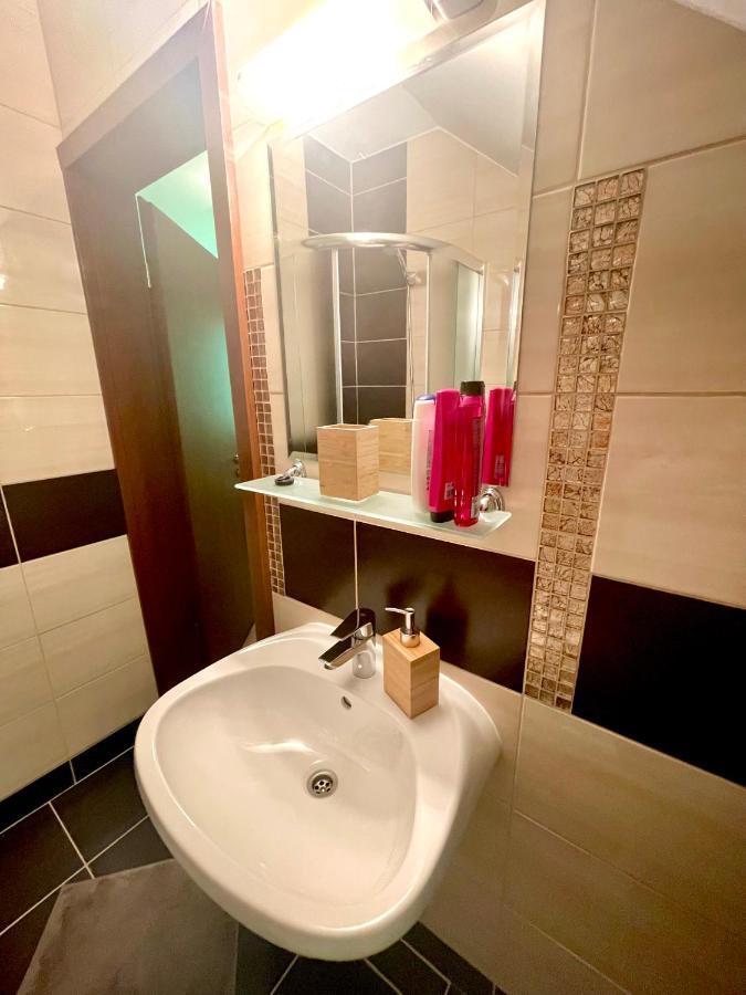 Peter & Roza Modern Apartmanhaz **** Balatonmariafurdo
