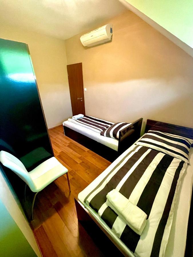 Apartment Peter & Roza Modern Apartmanhaz **** Balatonmariafurdo