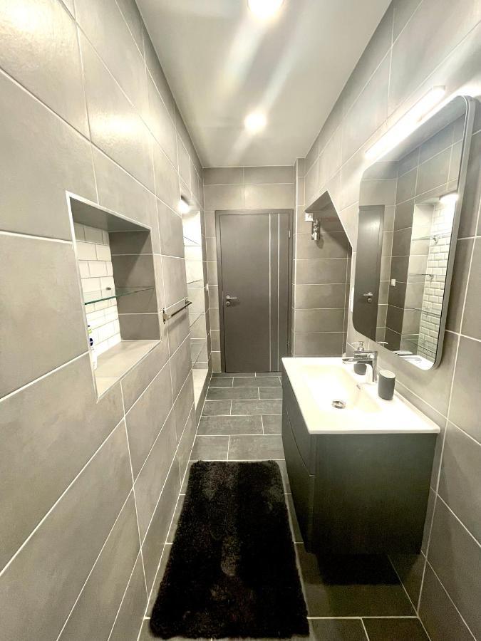 Peter & Roza Modern Apartmanhaz ****