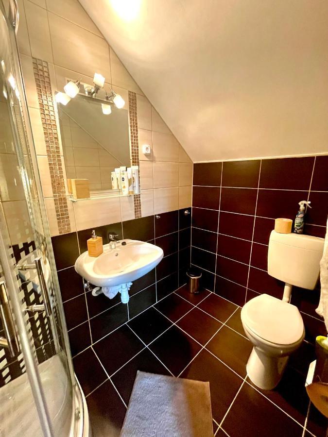 Peter & Roza Modern Apartmanhaz **** Apartment
