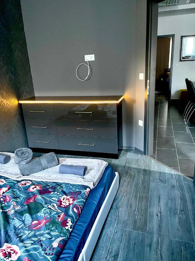 Peter & Roza Modern Apartmanhaz **** Apartment